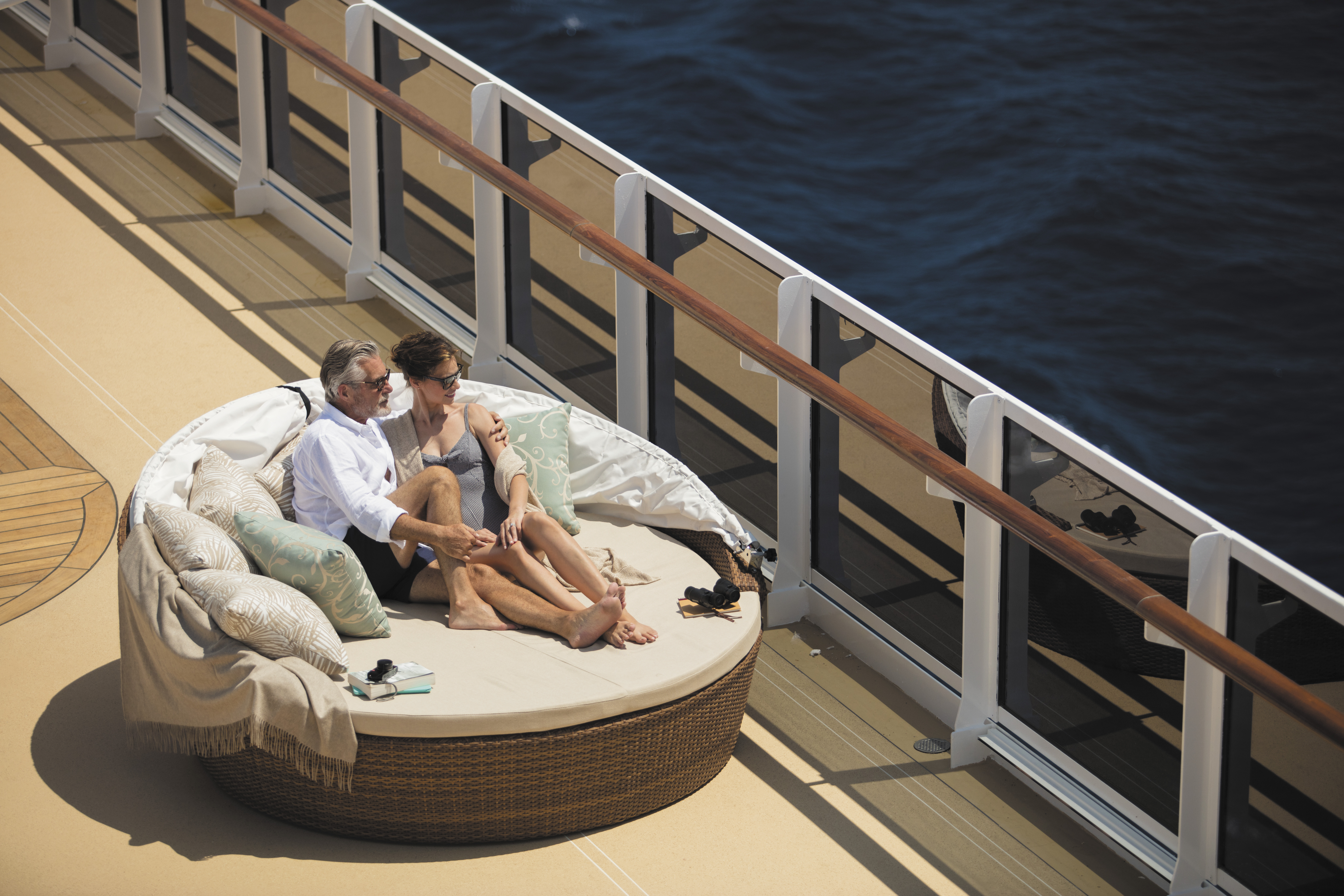 Seven Seas Grandeur - Pool Deck